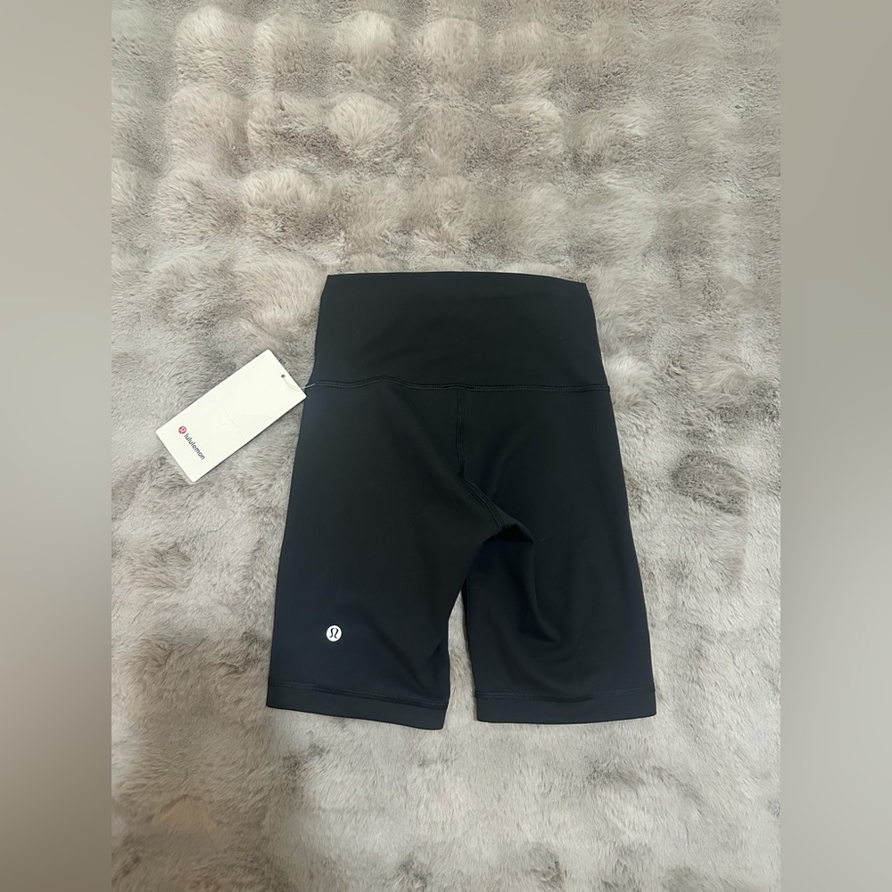 NWT lululemon Wunder Train HR Short 8" Size 4